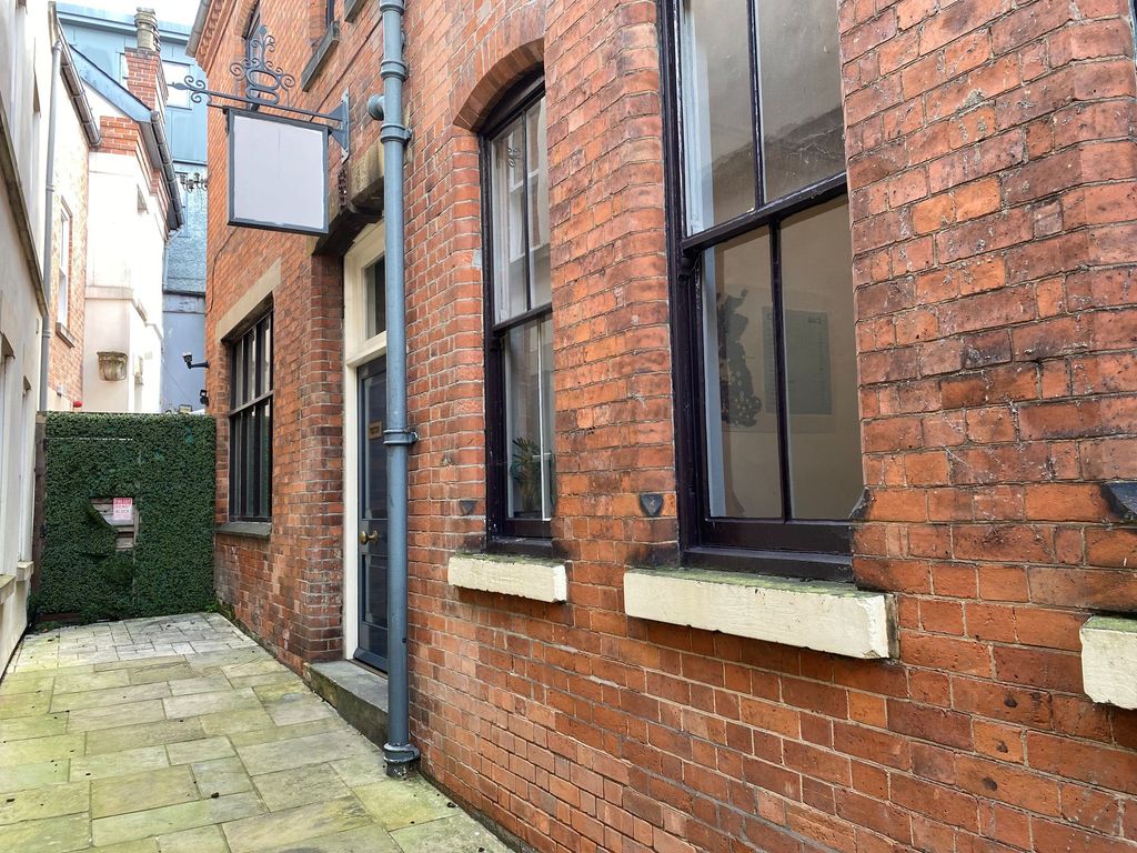 Property photo 3 of 12