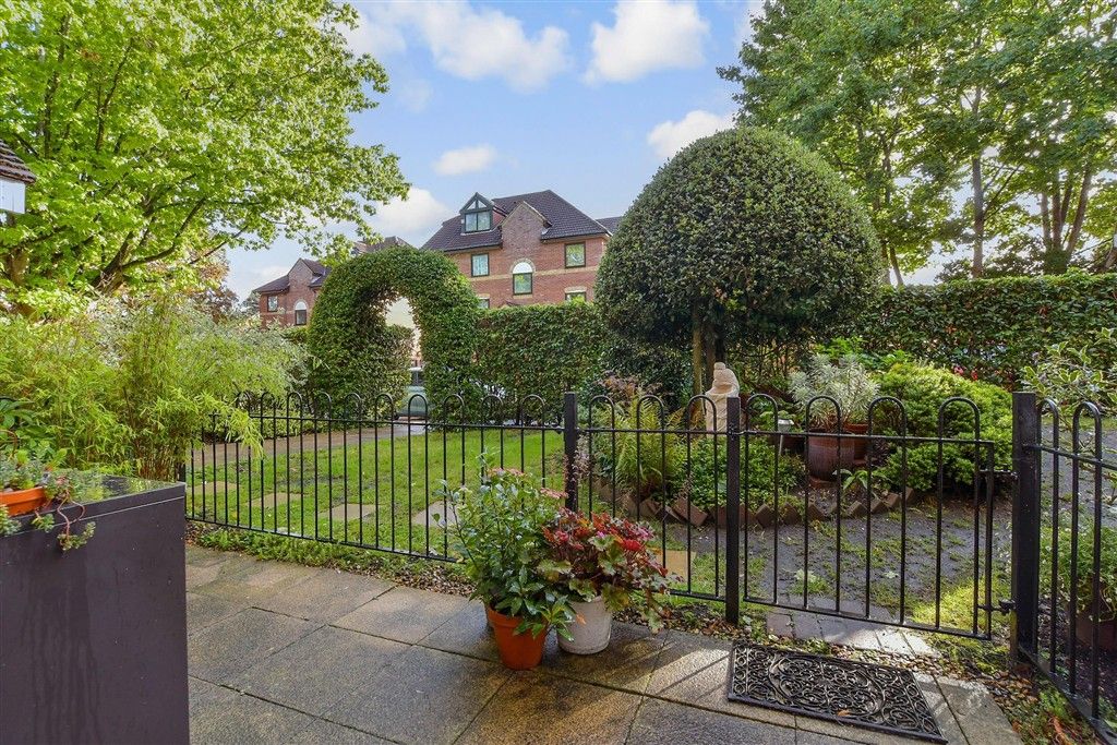 Property photo 1 of 17 Patio / Decking