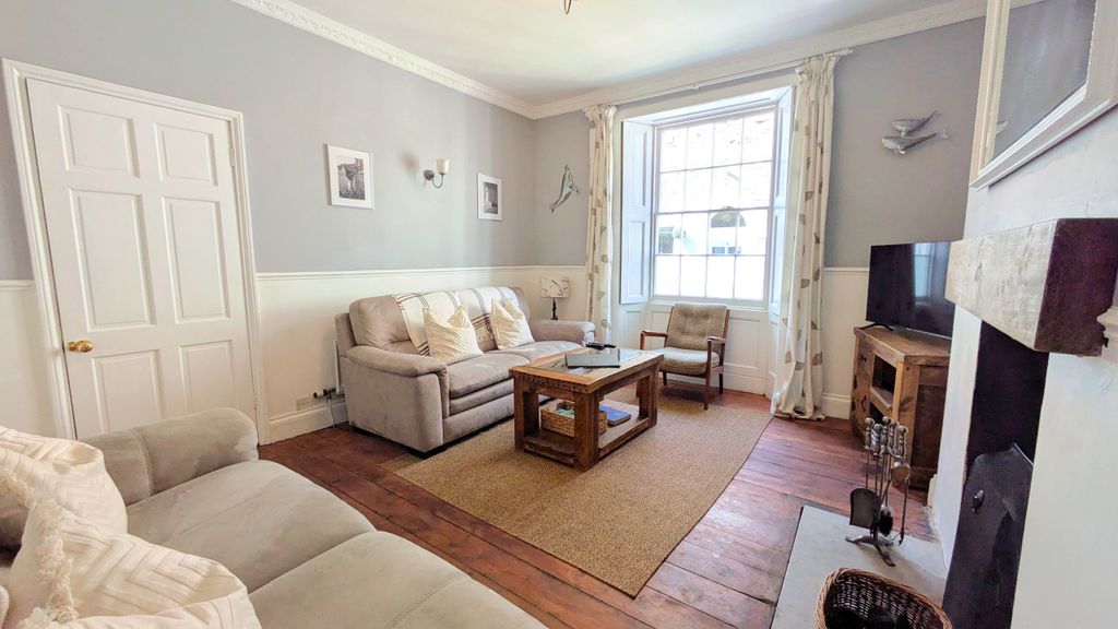 Property photo 2 of 18 Re Front Room 2