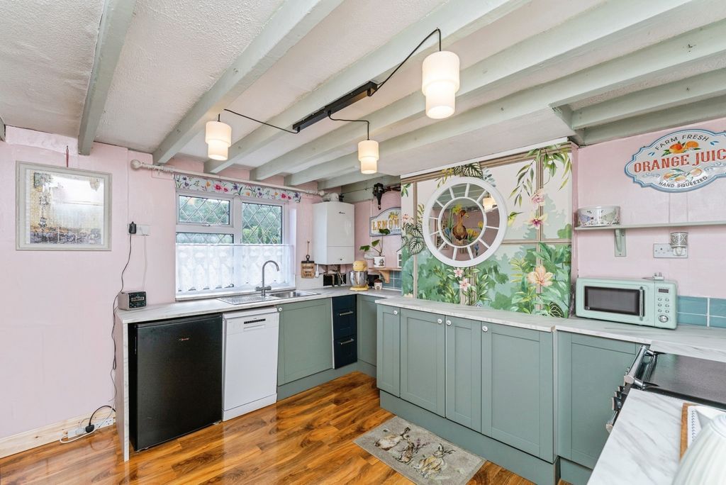 Property photo 2 of 12 Pbox-Img.Jpg