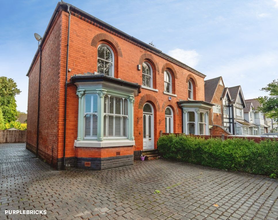 Property photo 2 of 28