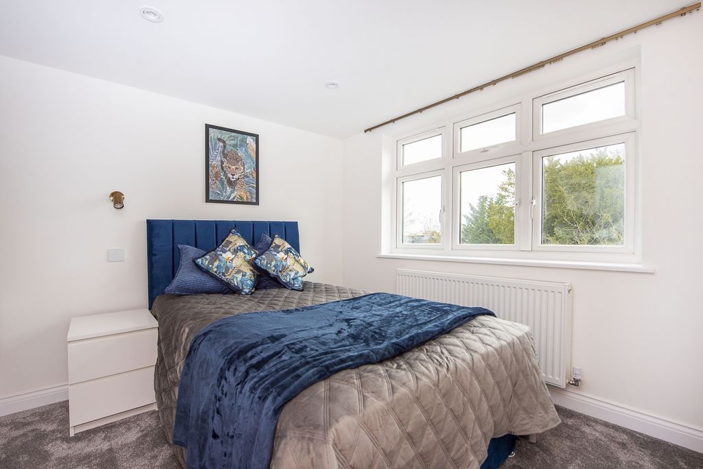 Property photo 3 of 8 22-Park-Avenue-0004