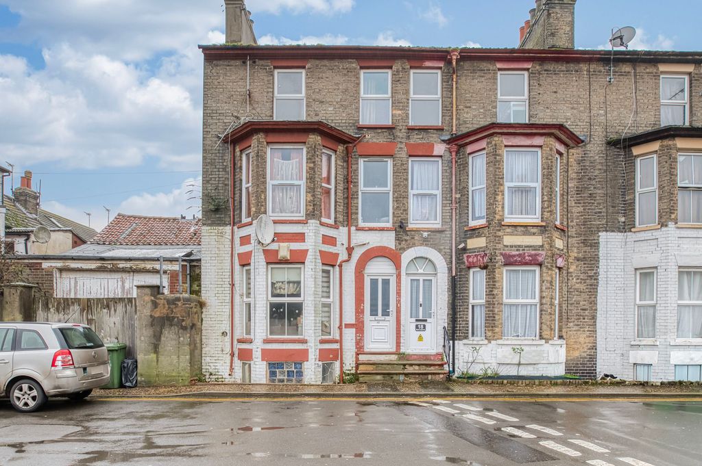 Property photo 1 of 14