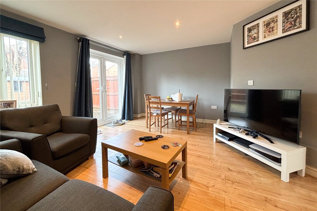 Property photo 3 of 23 Picture No. 14