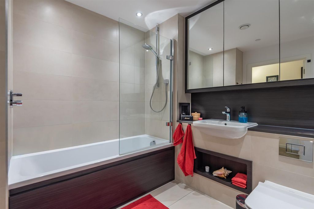 Property photo 2 of 16 15-605_Suntrap_Court_E3.Jpg