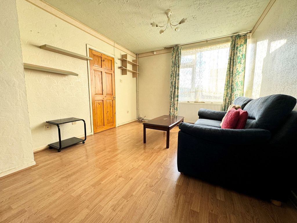Property photo 3 of 9 Dining Room