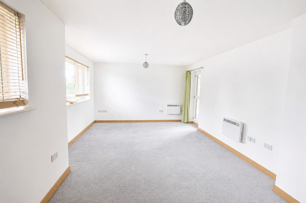 Property photo 2 of 6