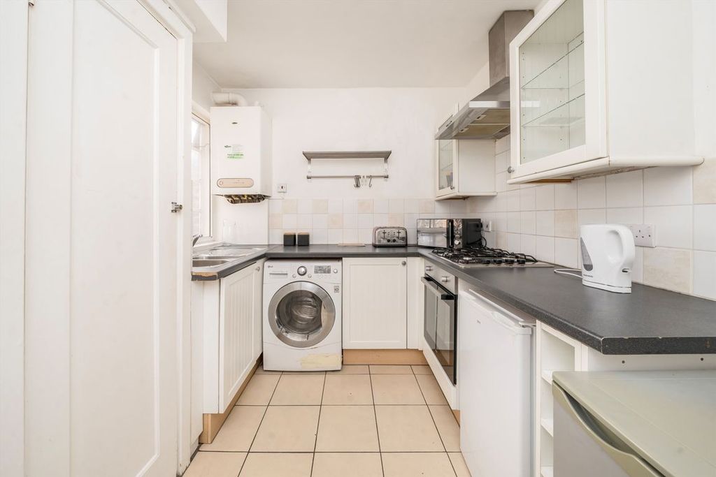 Property photo 3 of 6