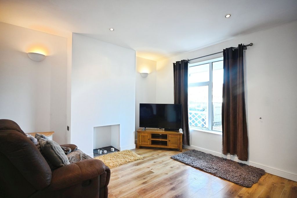 Property photo 3 of 24