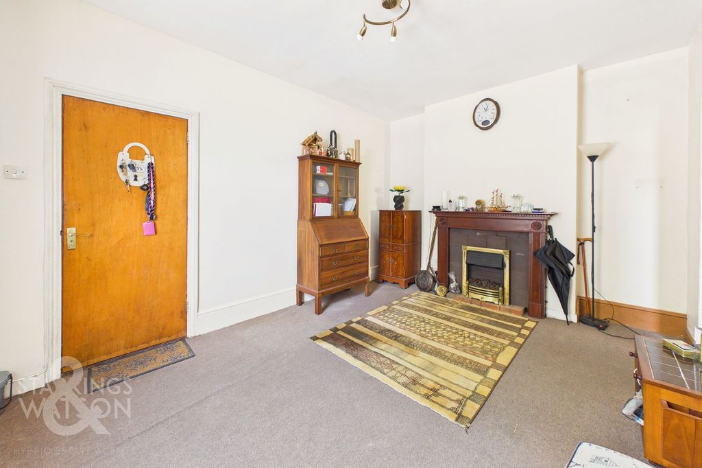 Property photo 3 of 16
