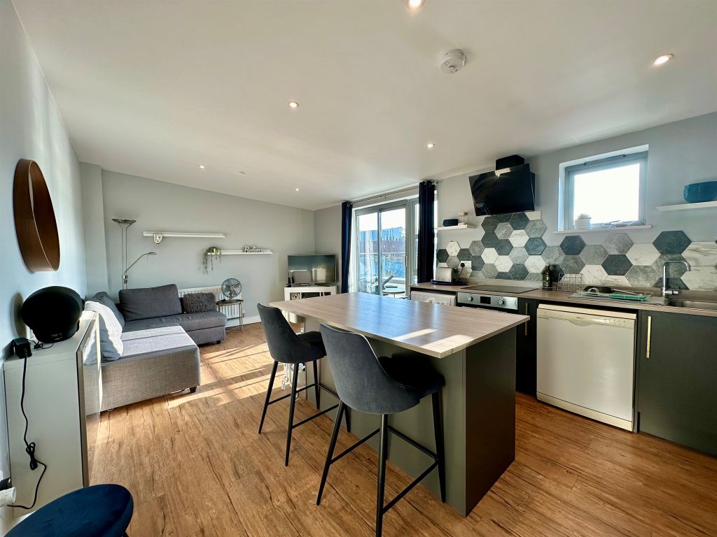 Property photo 3 of 17