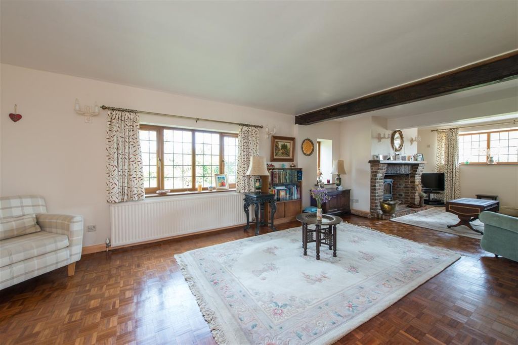 Property photo 3 of 28