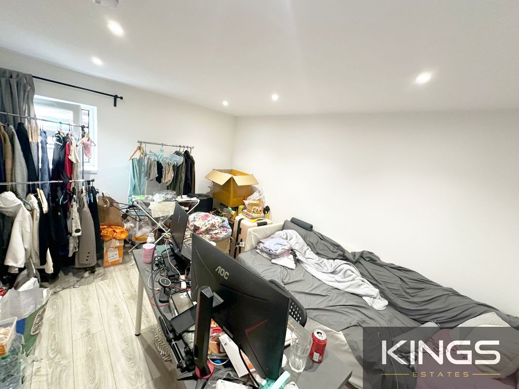 Property photo 3 of 5 Flat 2, 10-11 Palmerstone Rd  (3)Logo