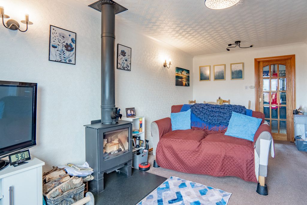 Property photo 3 of 36