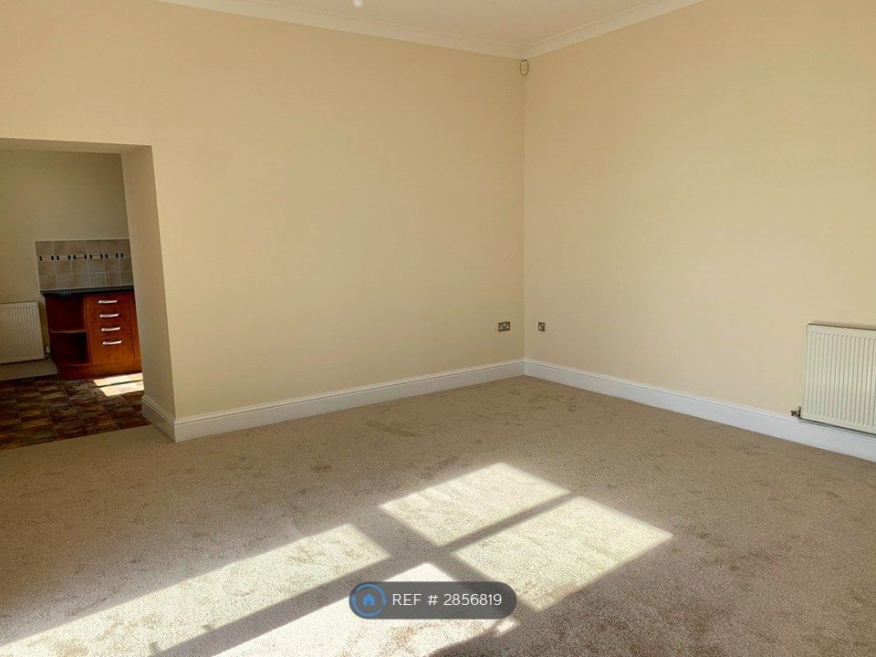 Property photo 2 of 11 Living Room