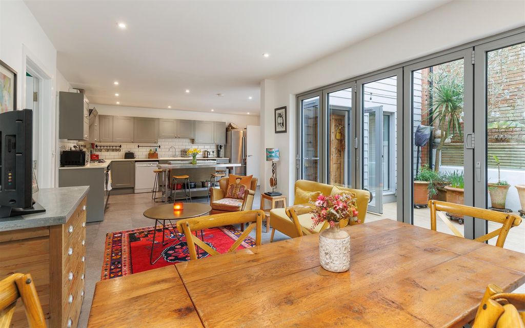 Property photo 2 of 29 11.Jpg