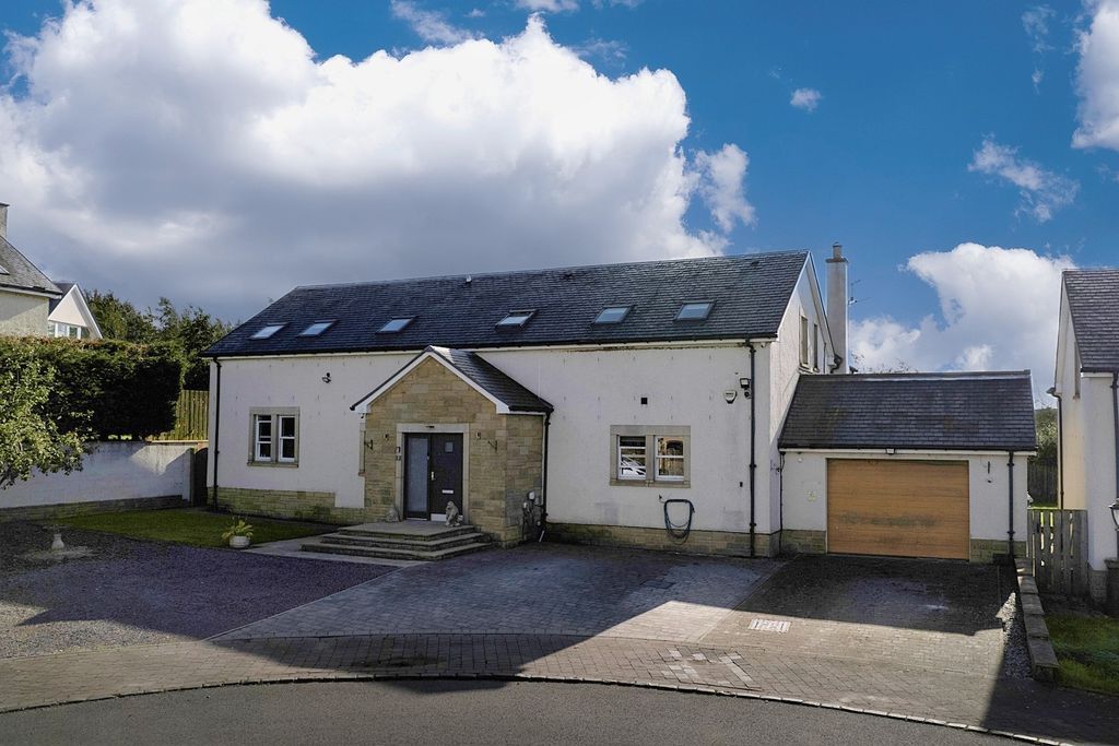 Property photo 1 of 40 External