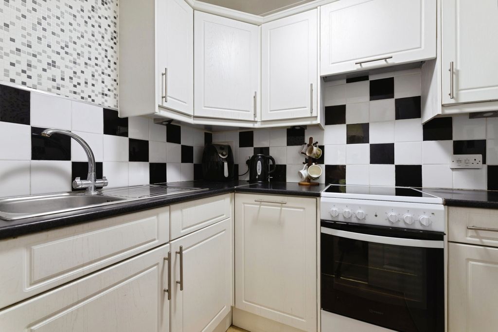 Property photo 2 of 13 Kitchen