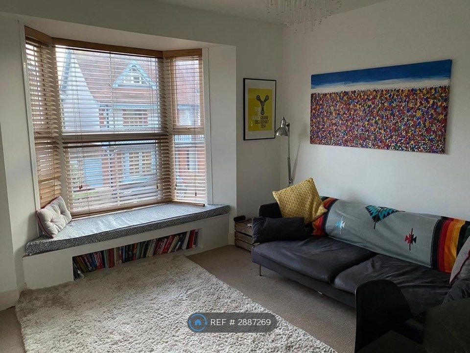 Property photo 2 of 8