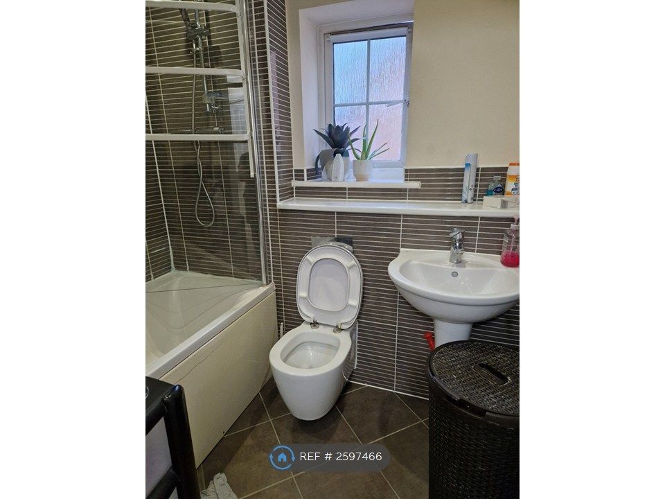 Property photo 3 of 4