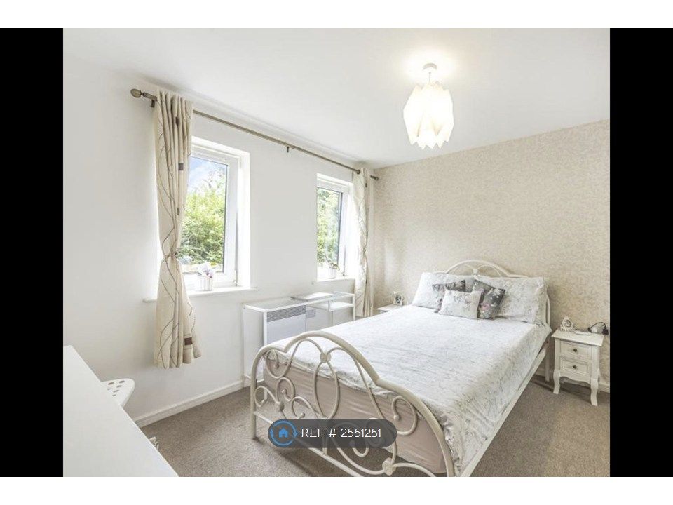 Property photo 3 of 6 Bedroom 1 Orig