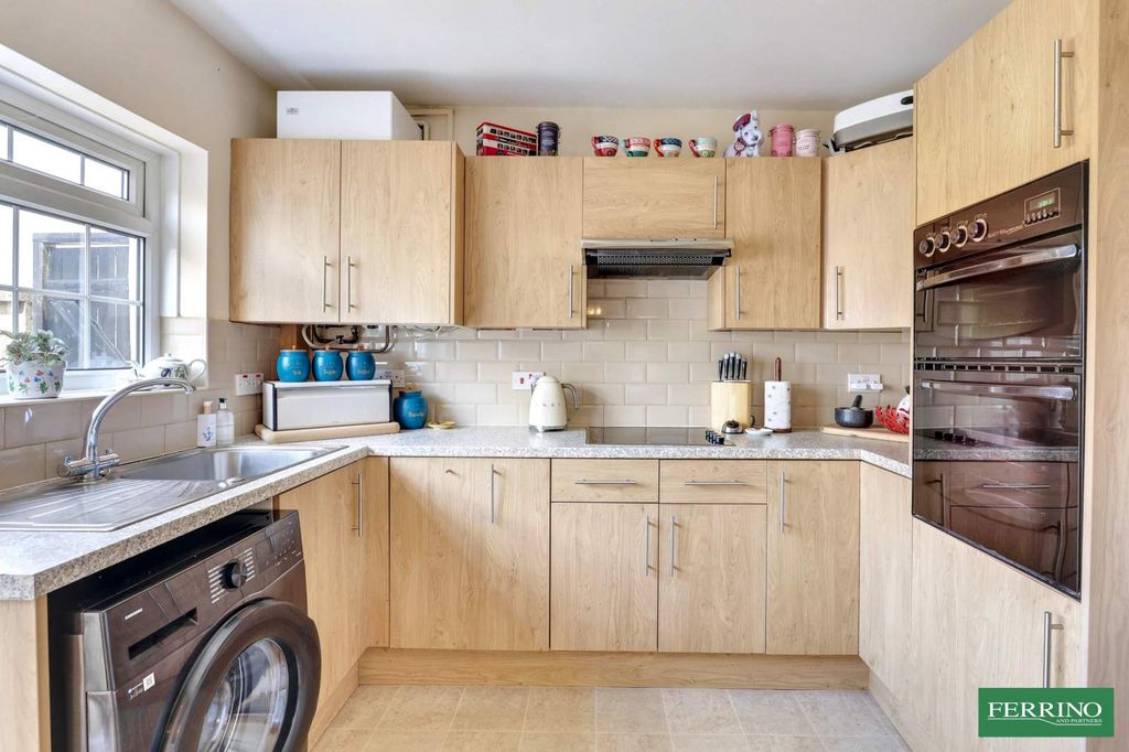 Property photo 3 of 24 Kitchen