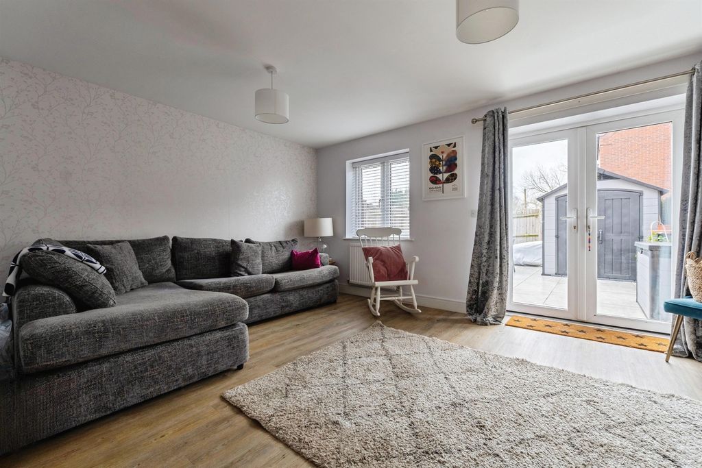 Property photo 2 of 20