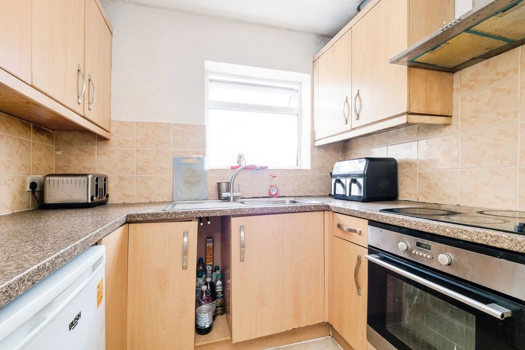 Property photo 3 of 19 Pbox-Img.Jpg