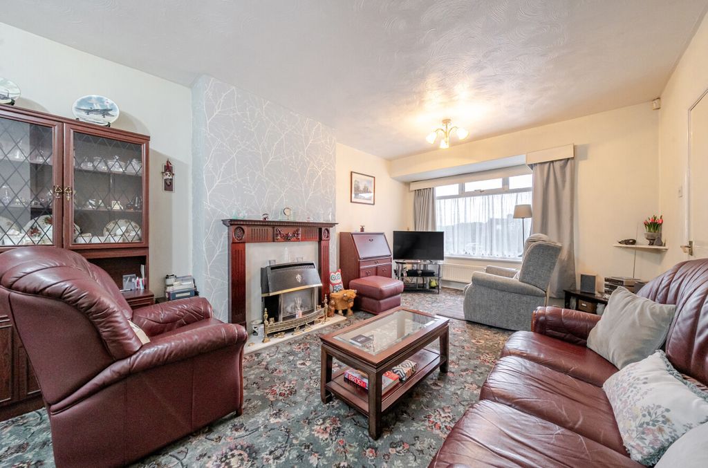 Property photo 2 of 15 1361276-8-68Db76E...