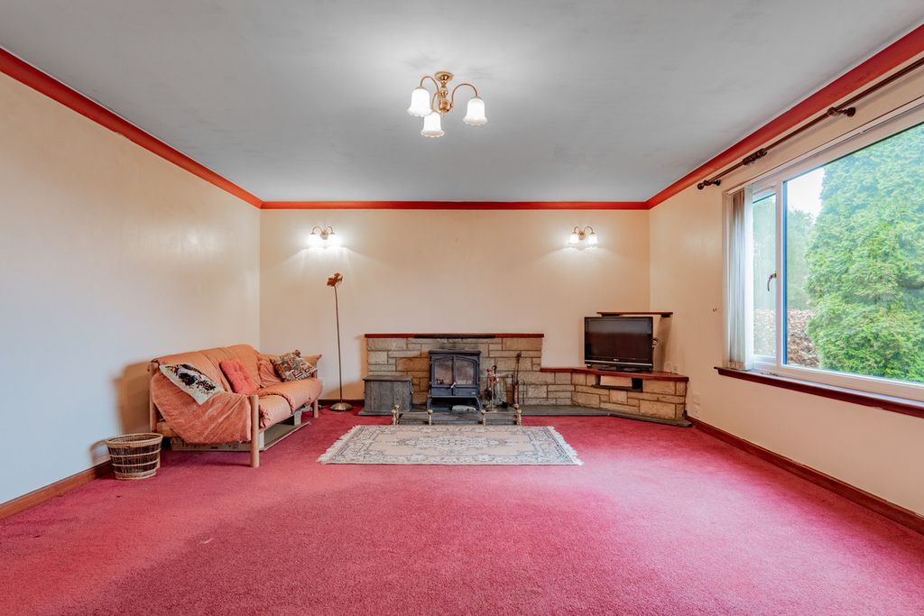 Property photo 2 of 33