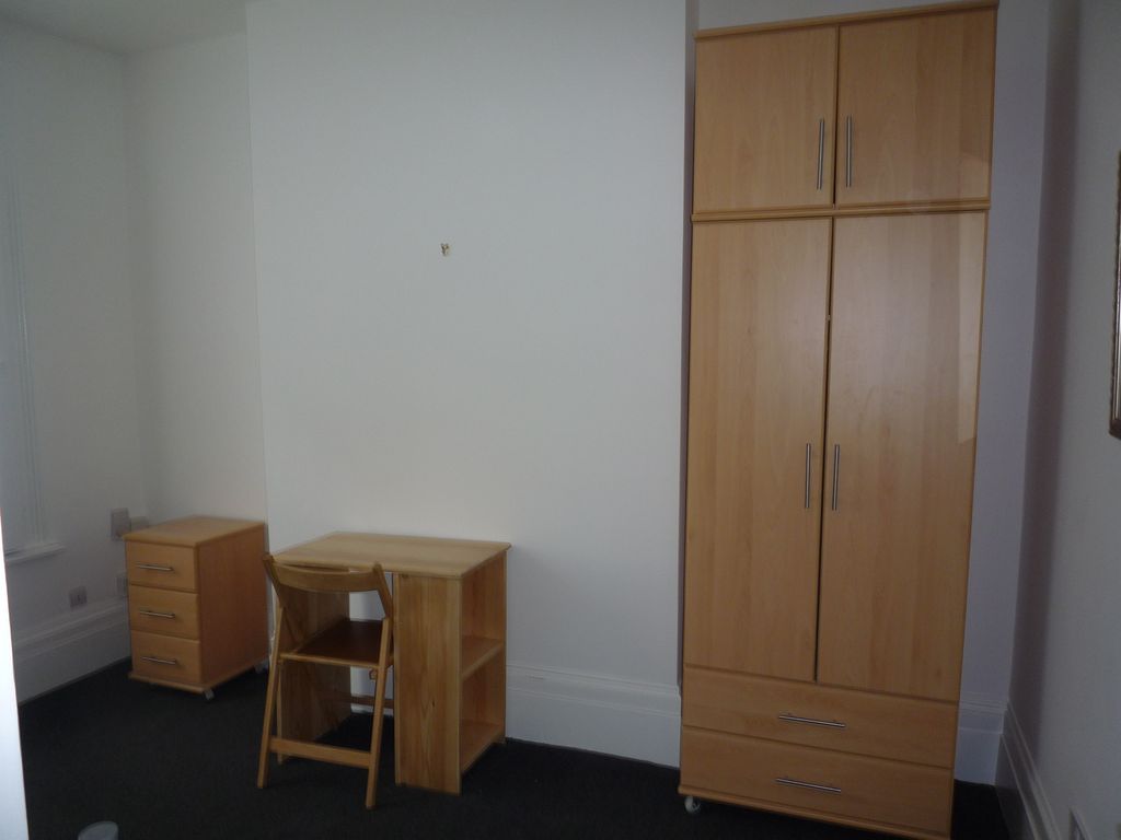 Property photo 3 of 6