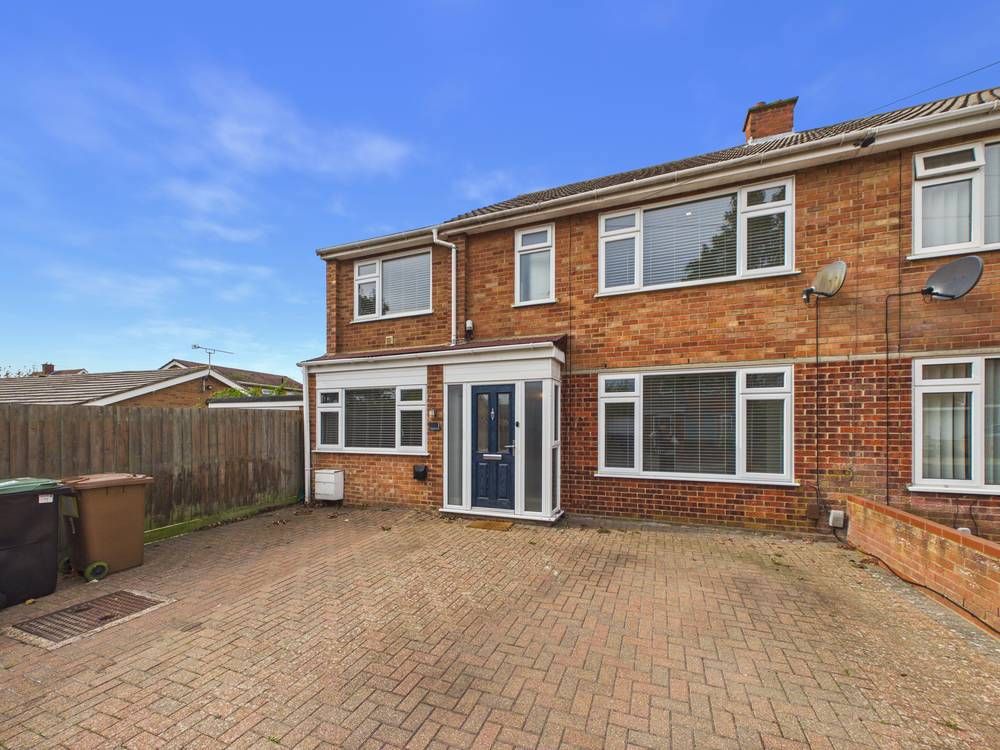 Property photo 1 of 26 Giraffe360-Still028