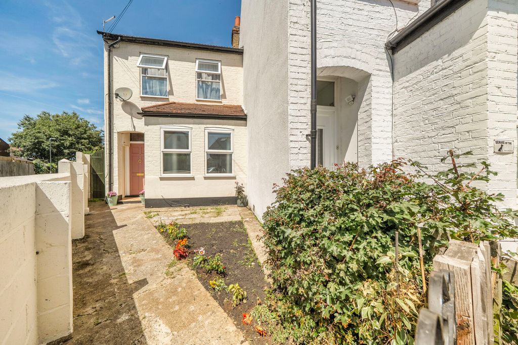 Property photo 1 of 11