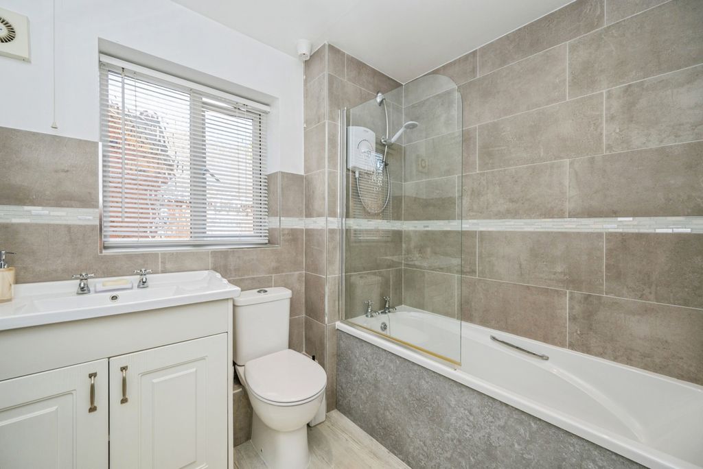 Property photo 3 of 36 Pbox-Img.Jpg