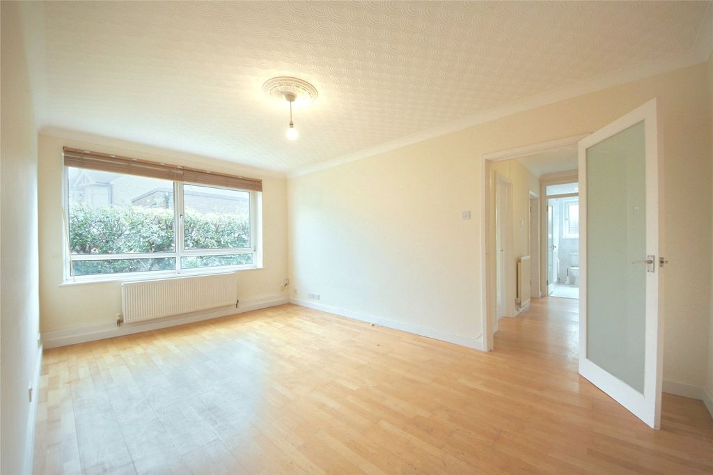 Property photo 2 of 10 Picture No. 18