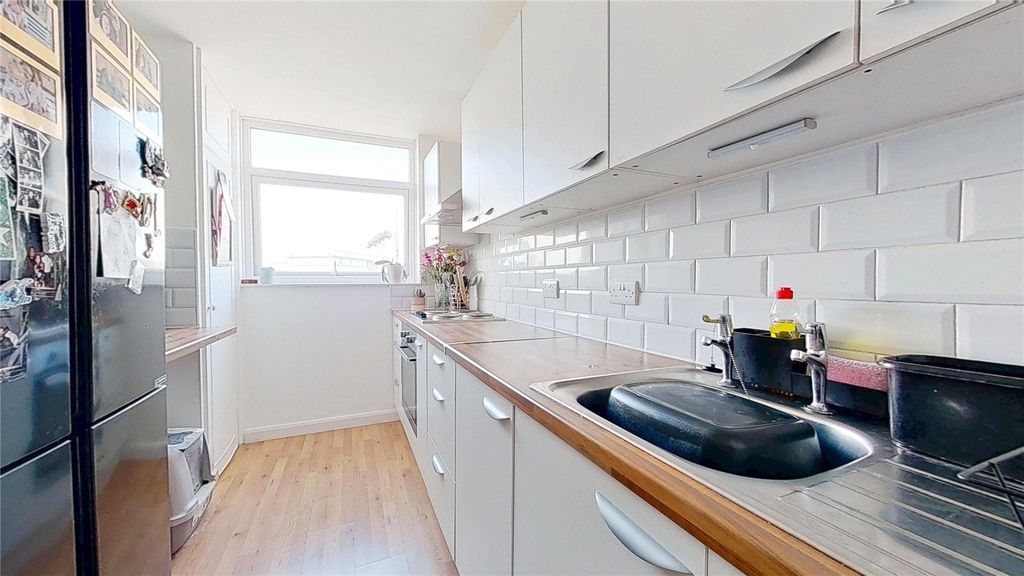 Property photo 3 of 8 Picture No. 05