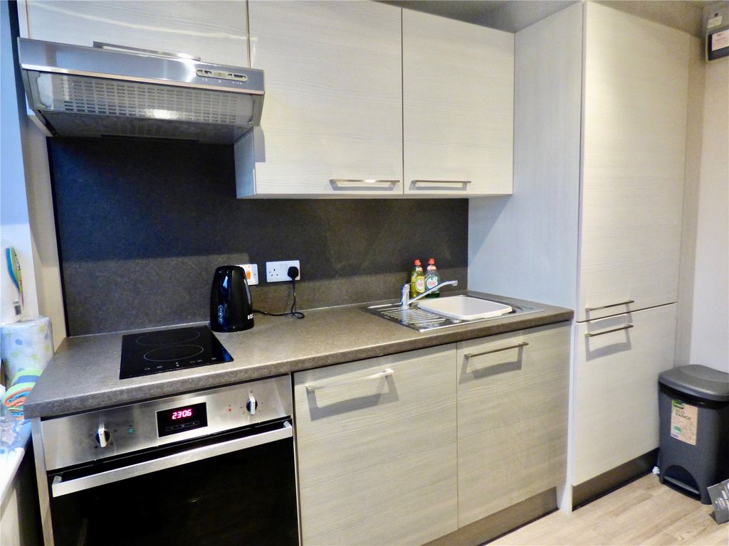 Property photo 3 of 6 Kitchen
