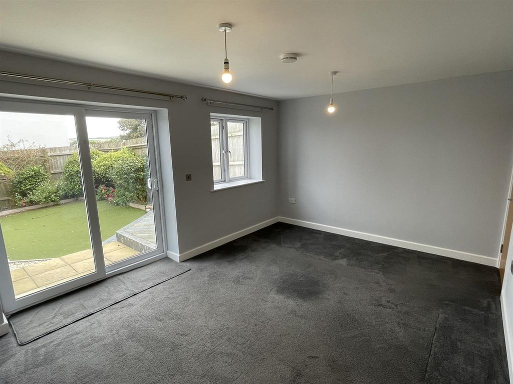 Property photo 3 of 15 3 Pen Y Morfa Lounge