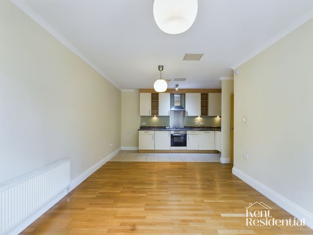 Property photo 3 of 7 Photo 16