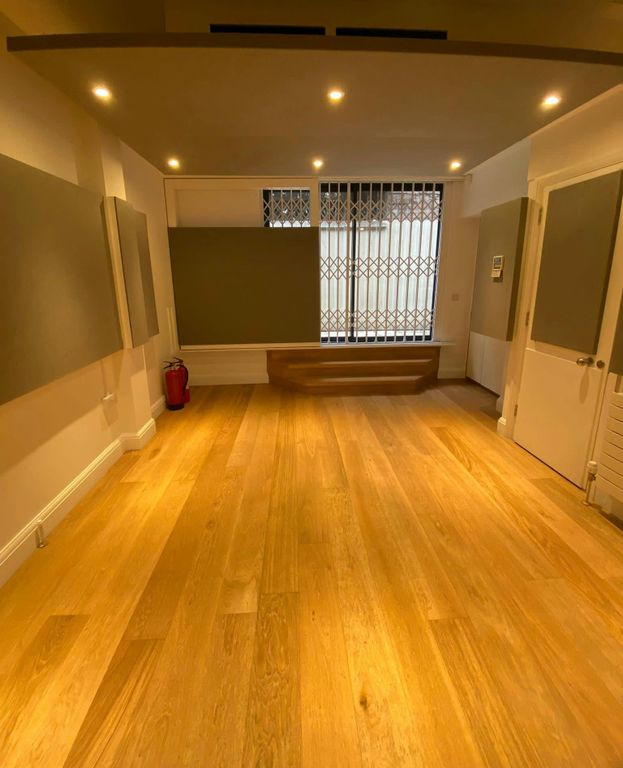 Property photo 3 of 6 160 A Kings Cross Road Rear Office 3.Jpg