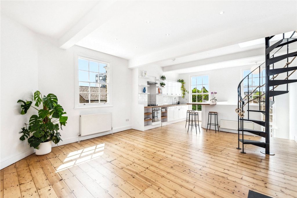 Property photo 1 of 12 Reception Room