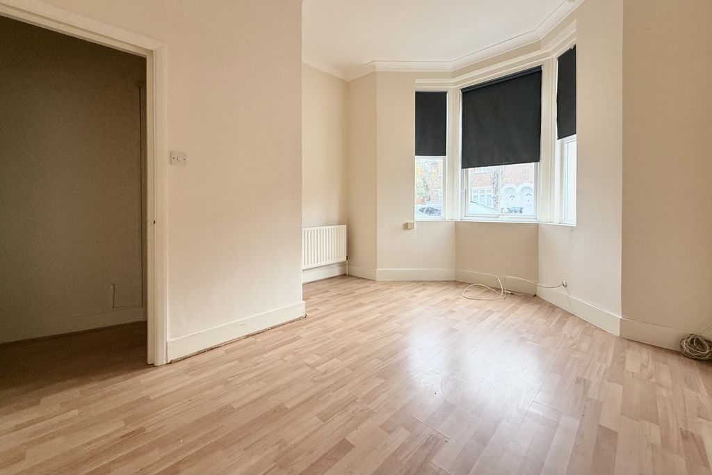 Property photo 2 of 8 2