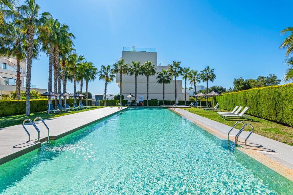 Property photo 2 of 35