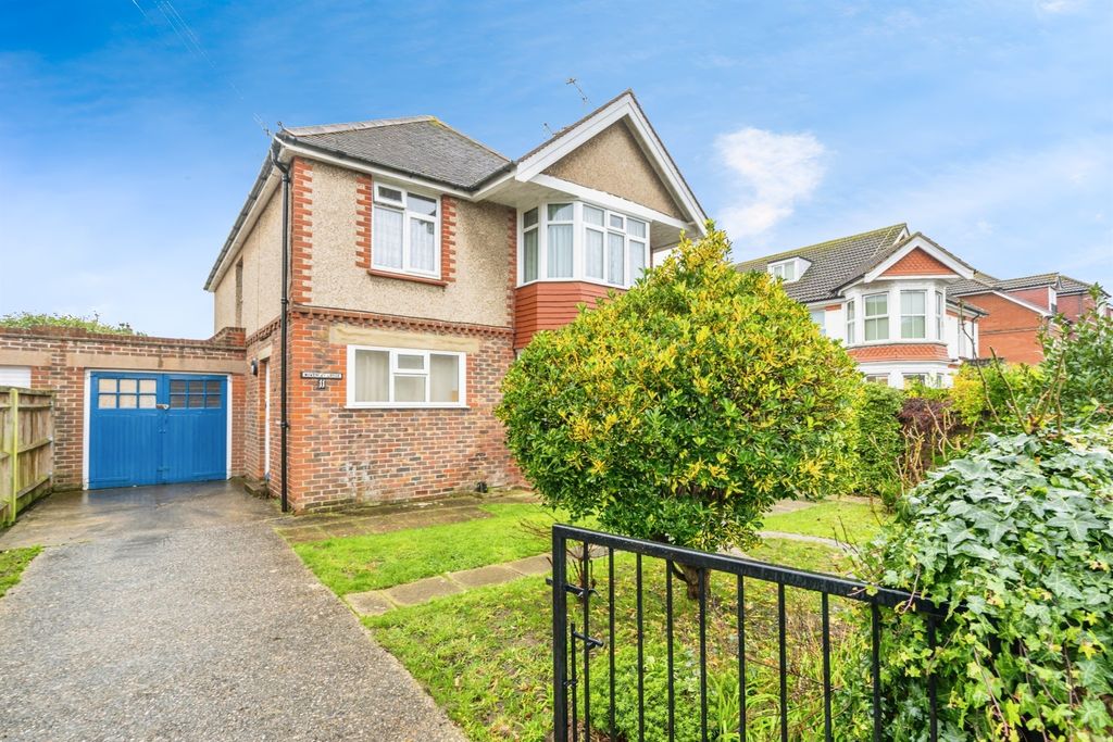 Property photo 1 of 11