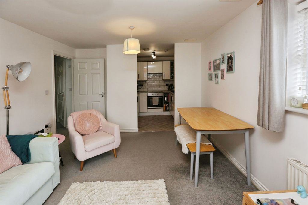 Property photo 3 of 16