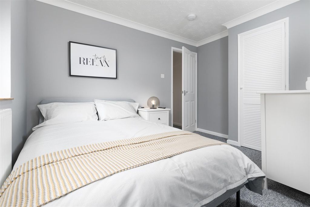 Property photo 2 of 7 96 Peckover Road - Norwich-Bed3-2.Jpg