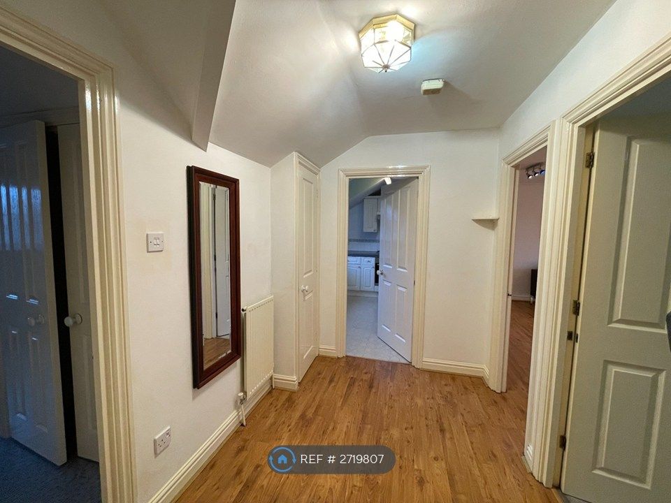 Property photo 1 of 12 Entrance