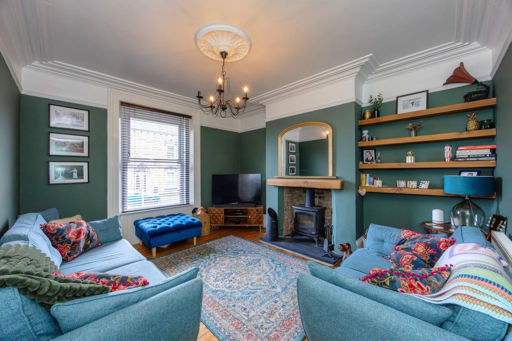 Property photo 3 of 35