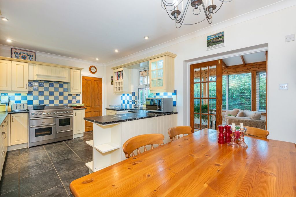 Property photo 2 of 32 Kitchen