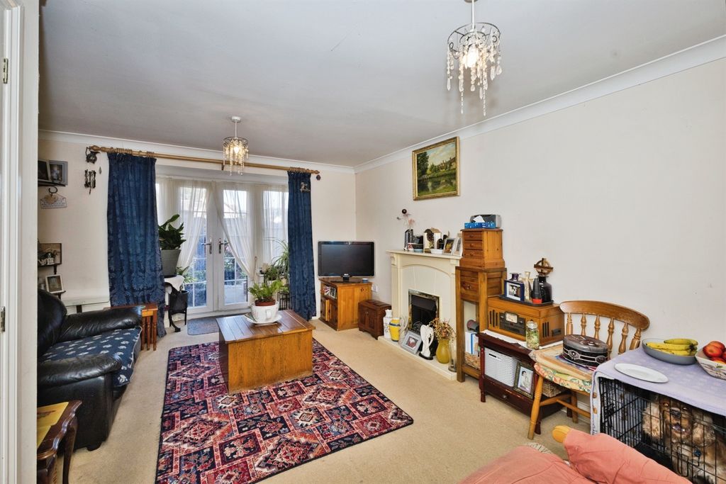 Property photo 2 of 16